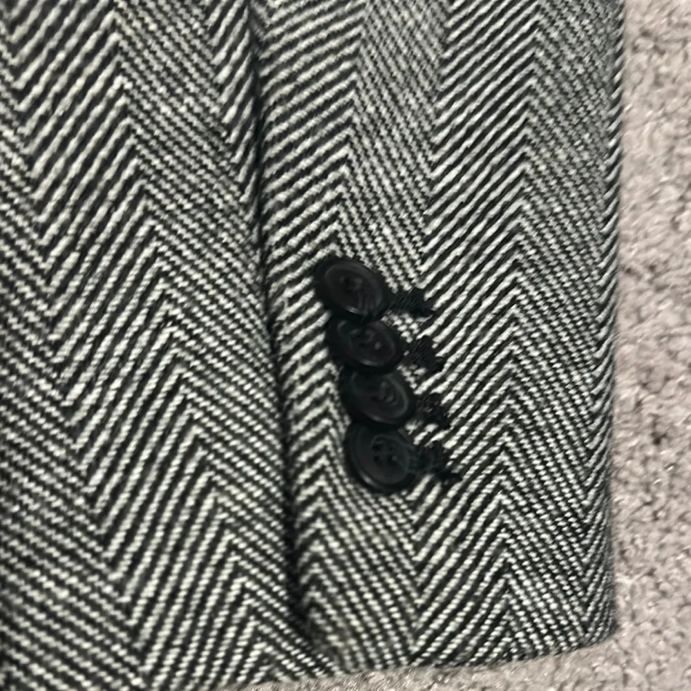 NWT Old Navy Mens Button Front Wool Blend Trench Coat Gray Herringbone Size L - Picture 3 of 6